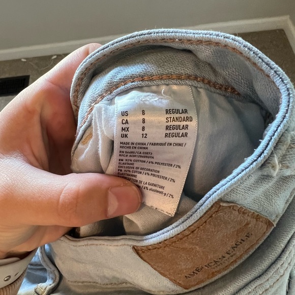 Distressed American Eagle jeans - Picture 5 of 5